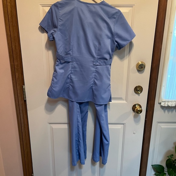 Grey’s Anatomy by Barco Ceil Blue XS Riley Set.Mock wrap V-Neck Scrubs Top&Pants - Picture 9 of 11